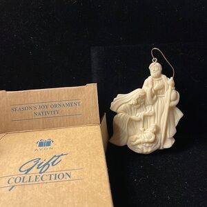 Avon Vintage Collectible (1997) “Ornament Season’s Joy Nativity” Ivory
